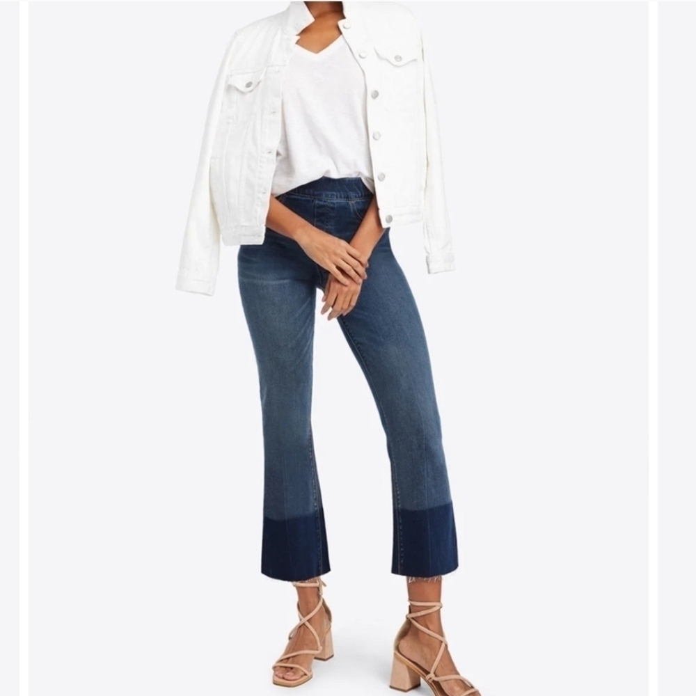 SPANX Raw Hem Crop Flare Jeans Medium